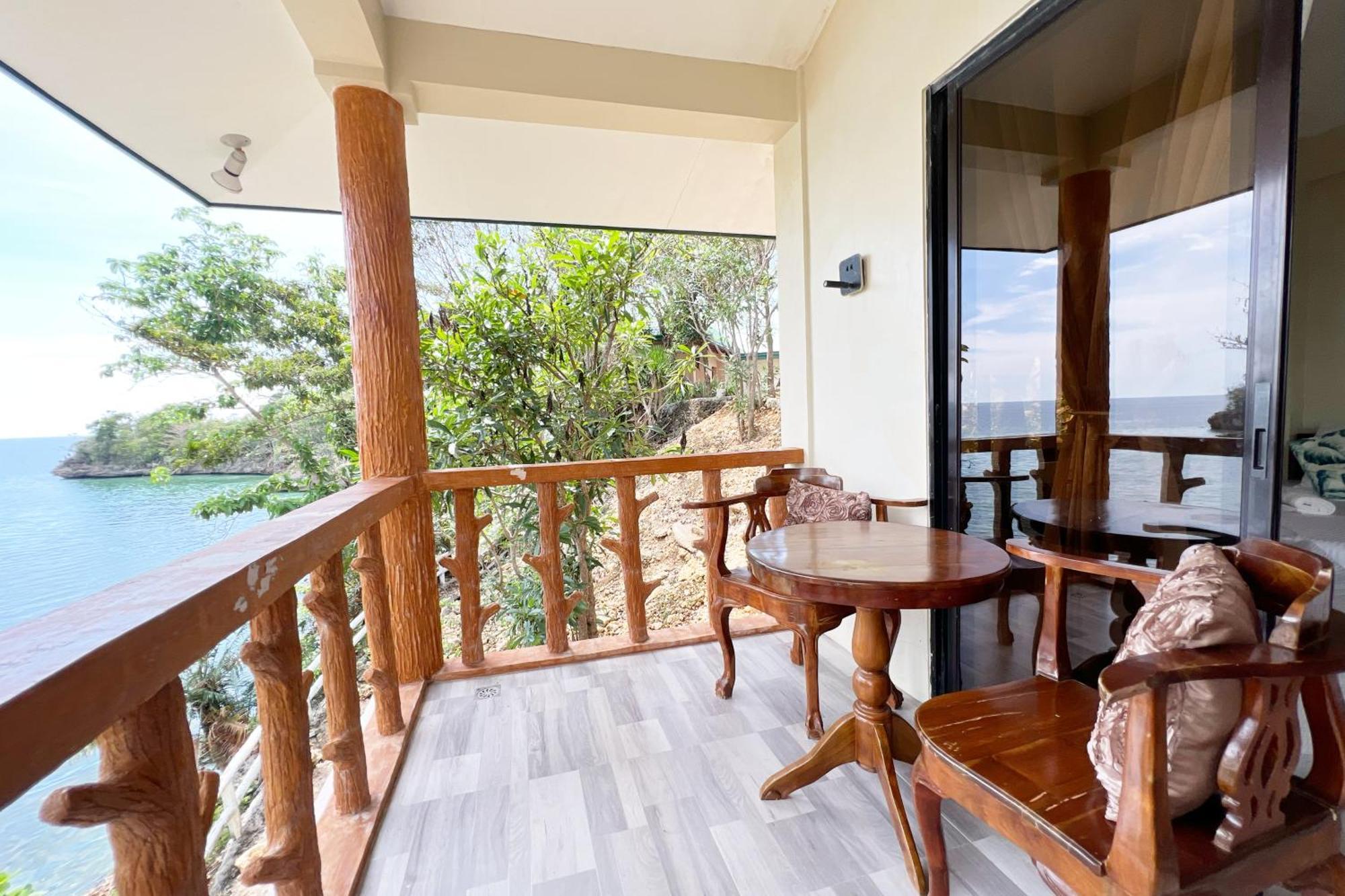 La Puerta Al Paraizo Guimaras Powered By Cocotel Room photo